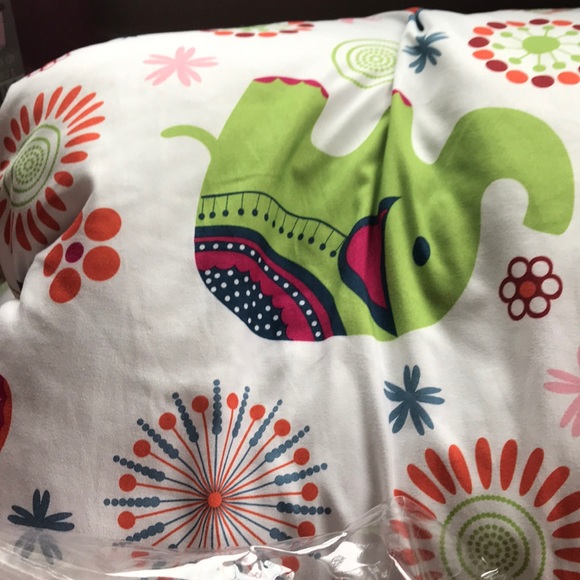 Bedding - Picture 3 of 7